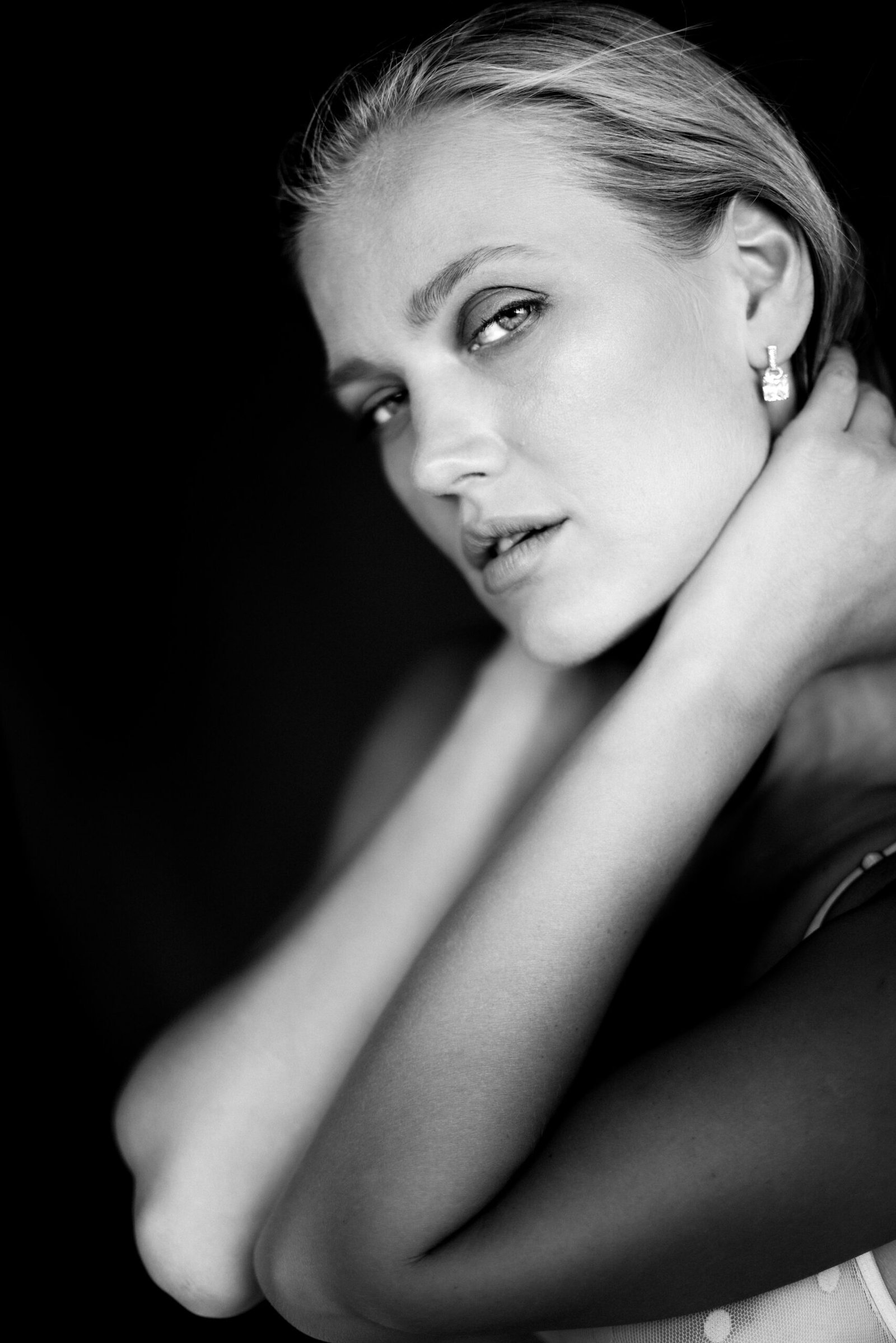 Black and white portrait photography by Ron Clark